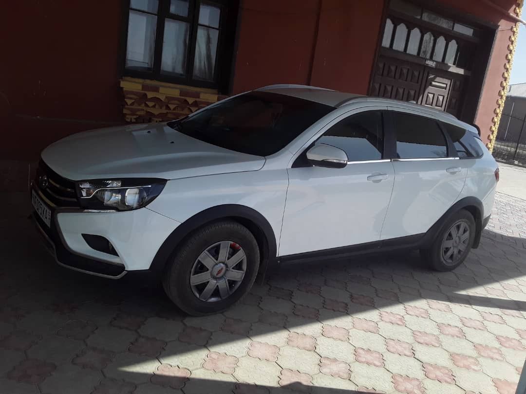 Lada Vesta cross
