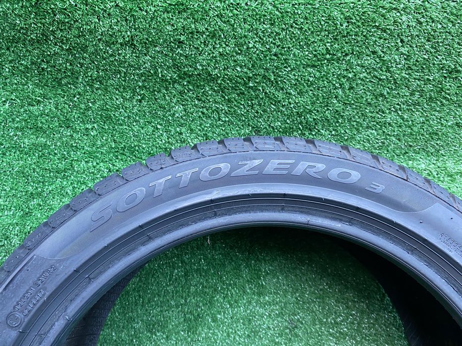 Set 2 anvelope iarna Pirelli  Sottozero 3  225 45 R18 DOT 1719