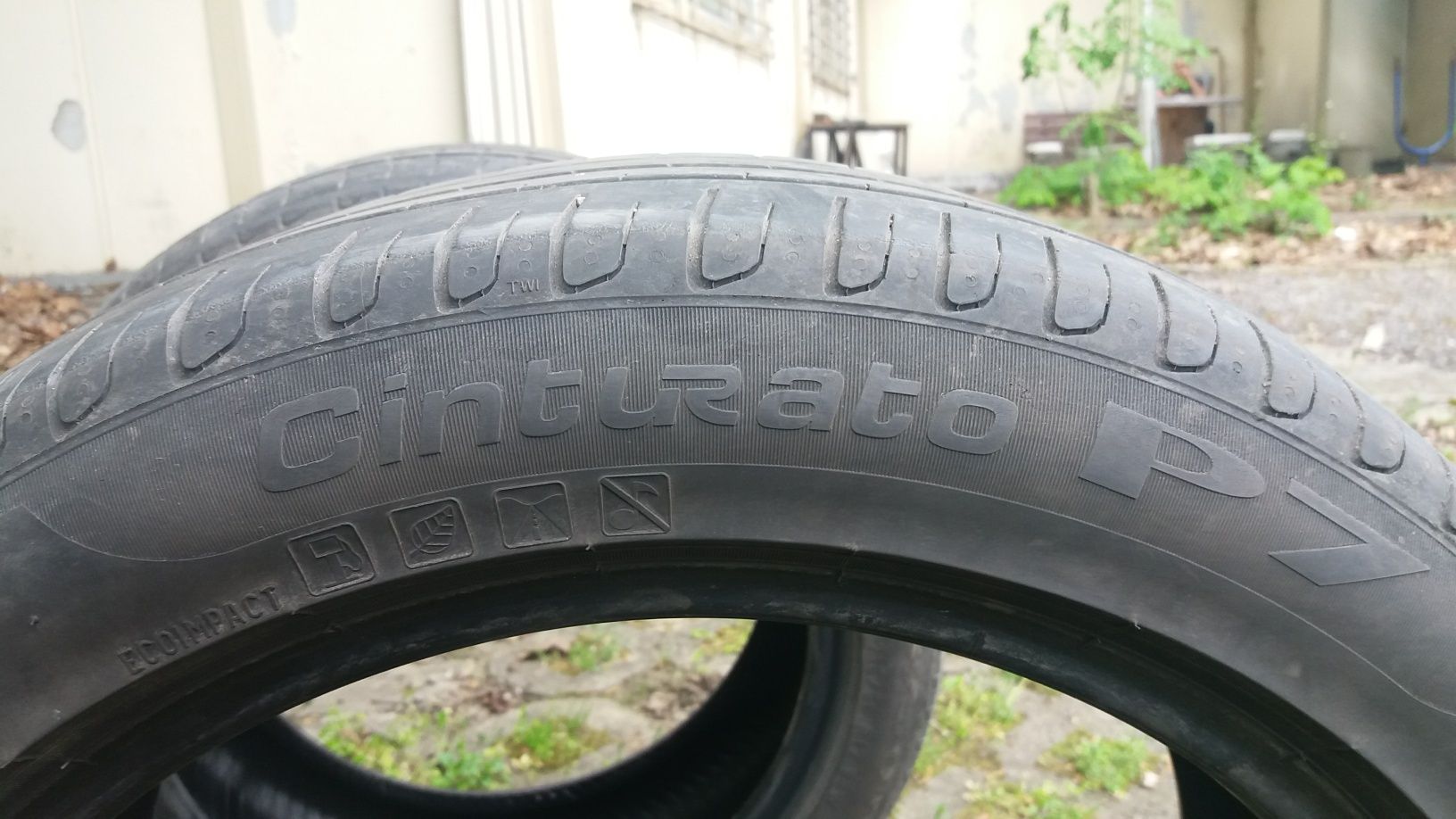 Гуми 215/50R17  летни