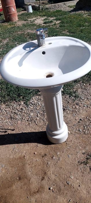 Раковина керамическая