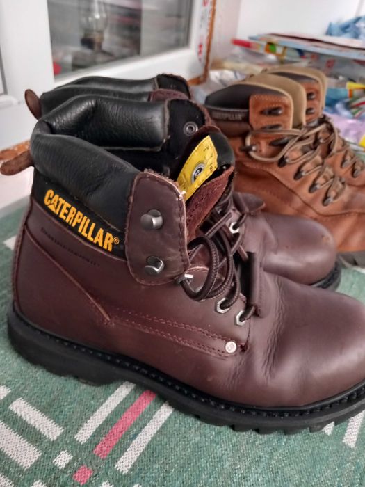 Bocanci Caterpillar de vânzare