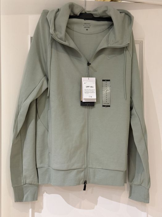 Hanorac Nike cu eticheta