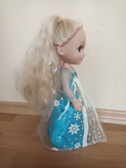 Елза пееща и танцуваща кукла Elza
