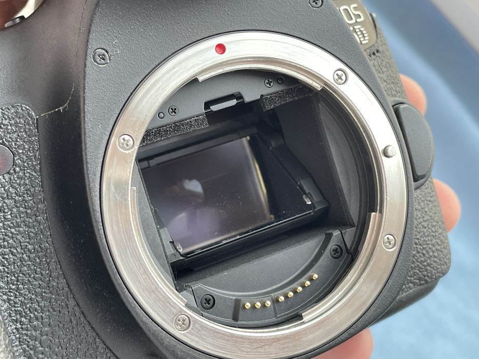 Canon 6D  + cutie si accesorii