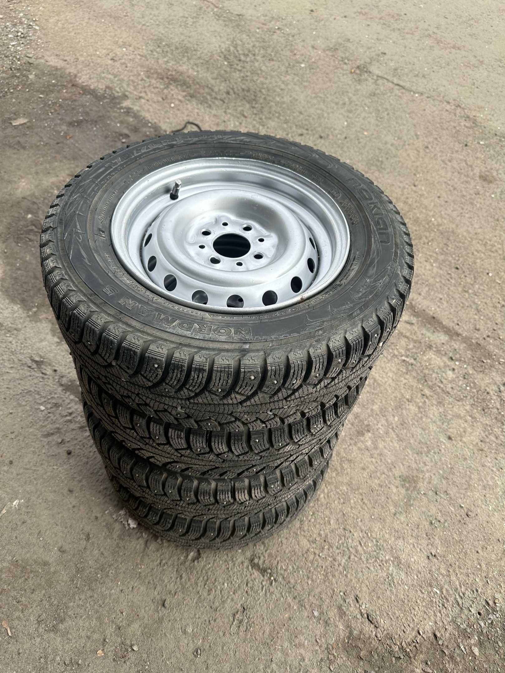 Диски R13 с зимней резиной Nokian 175/70