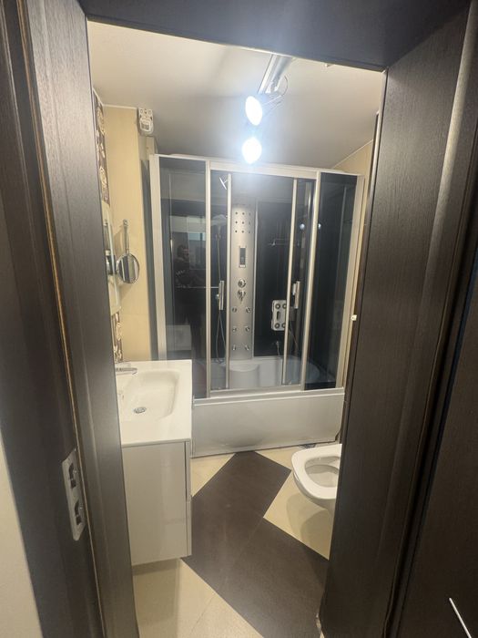 Inchiriez apartament