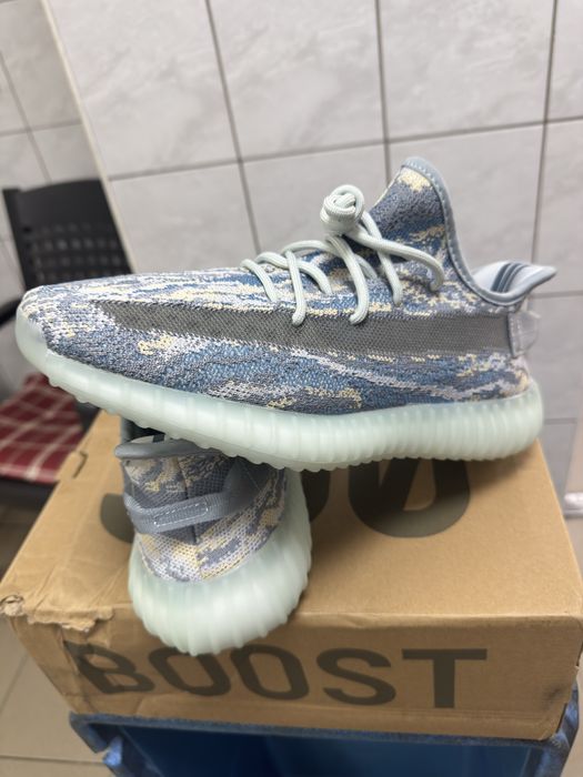Yeezy boost 350 v2