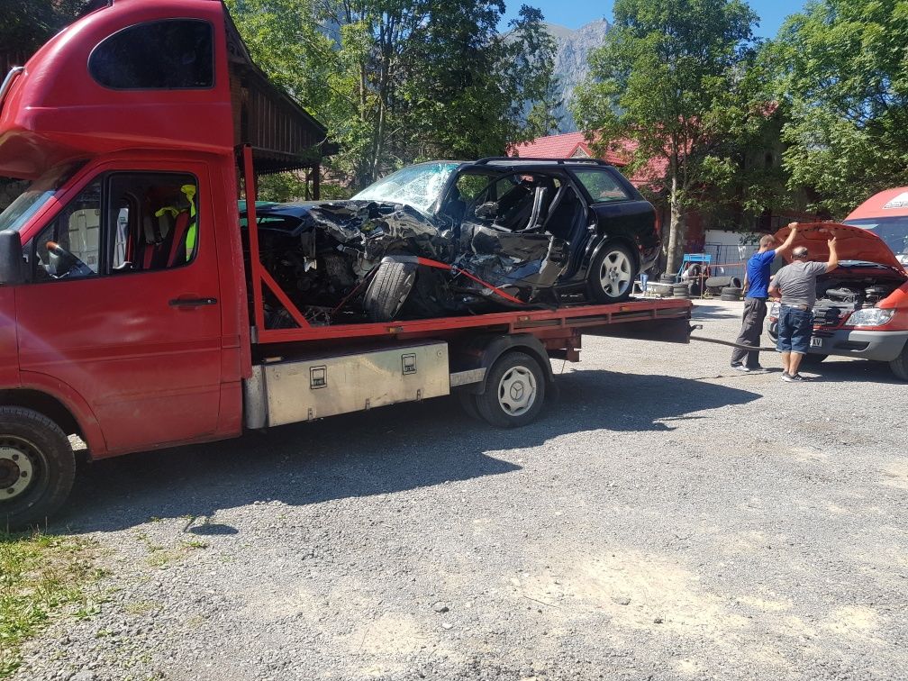 Tractari platformă4x4 7 locuri deblocare auto Transport marfă