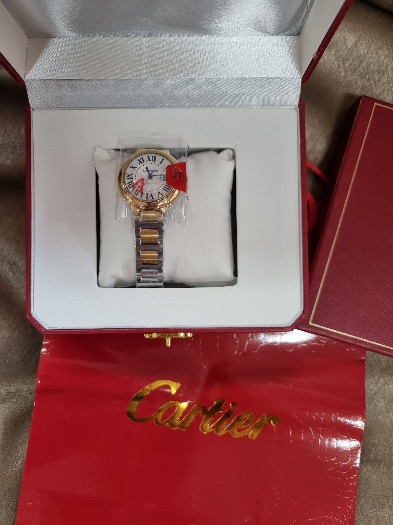 Часовник Cartier наличен