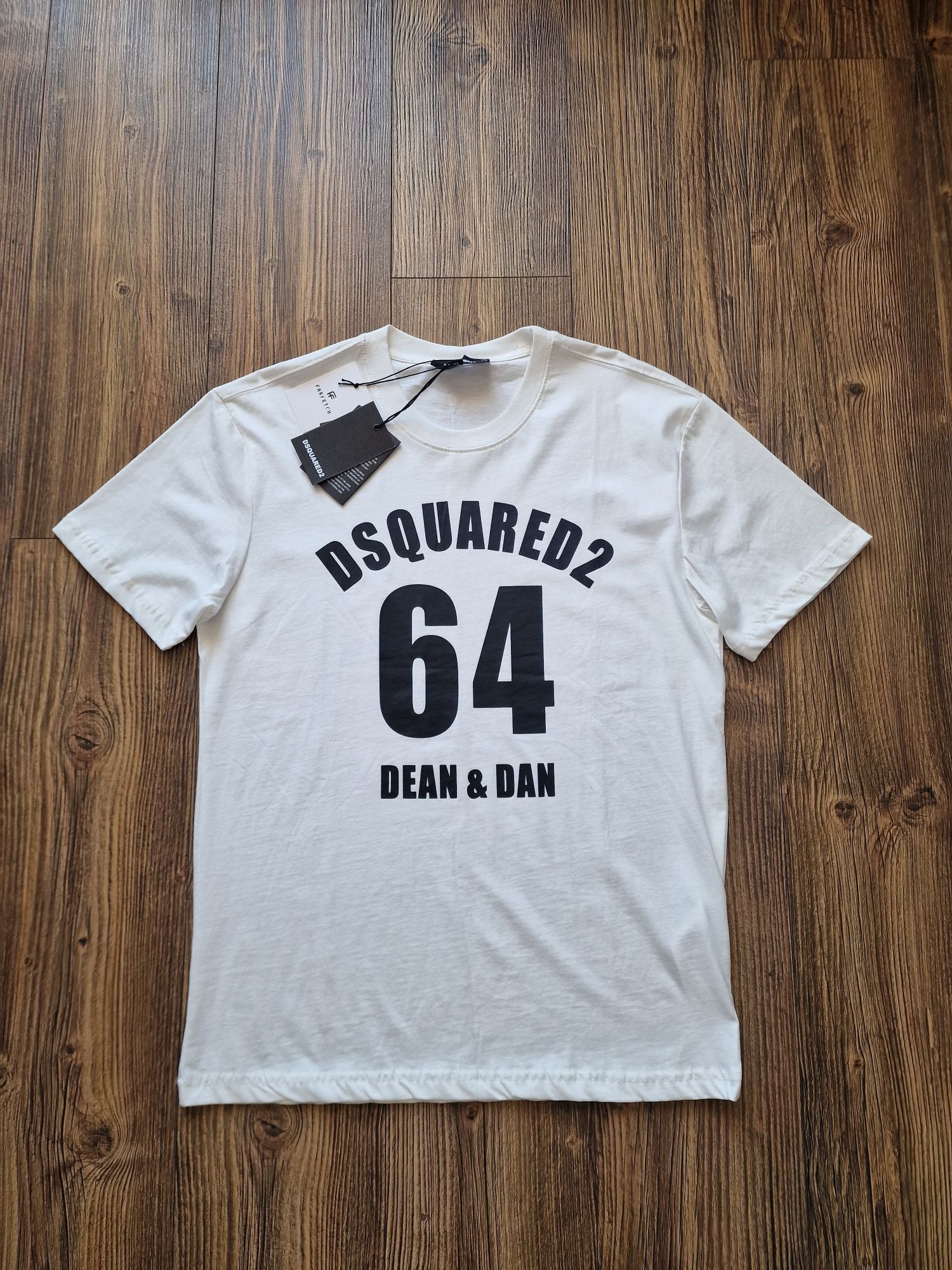 Страхотна мъжка тениска DSQUARED2 размер  L/ XL 2XL