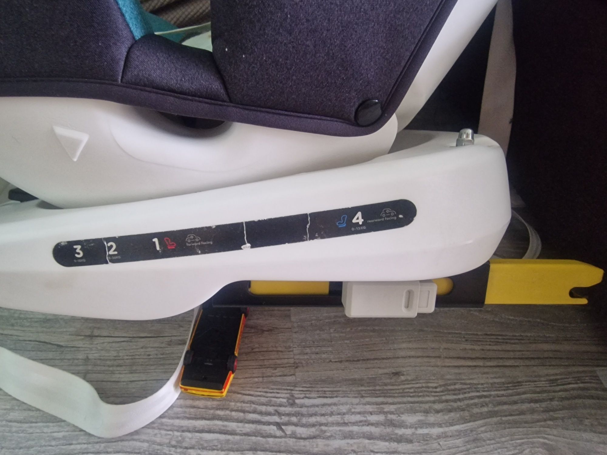 столче за кола въртящо Lorelli isofix
