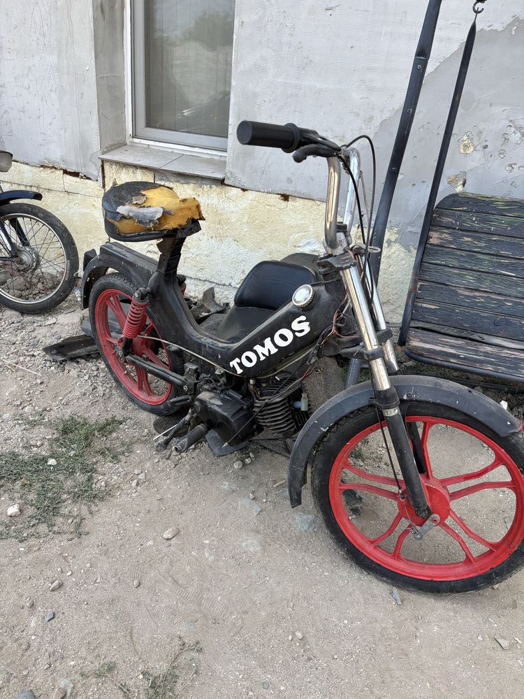 Продавам две педалетки