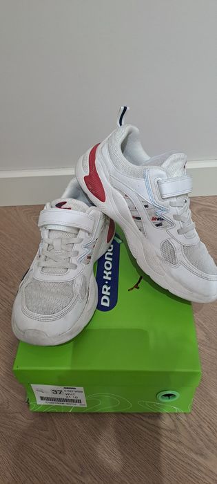 Продаю детскую обувь