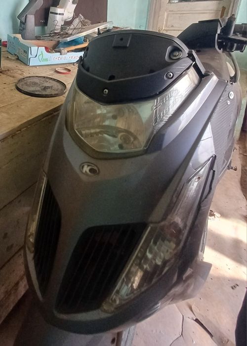 Vând scuter kymco 80