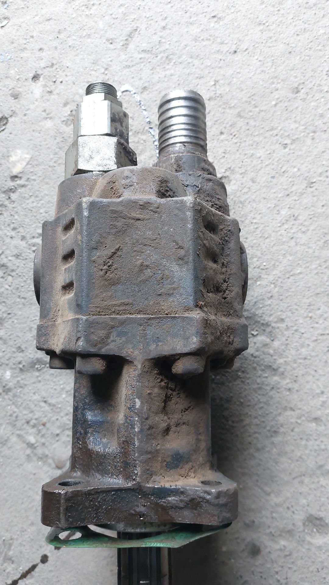 Vand turbosuflanta,electromotor,alternator pompa  basculare MAN