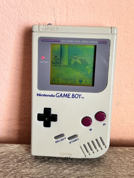 Nintendo Game Boy 1989. Model DMG-01