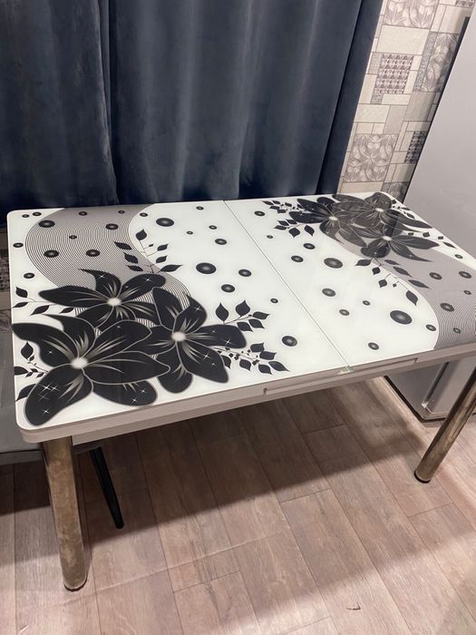 Продам стол в отличном состоянии