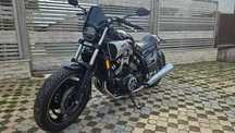 Cafe racer Yamaha Vmax 1200