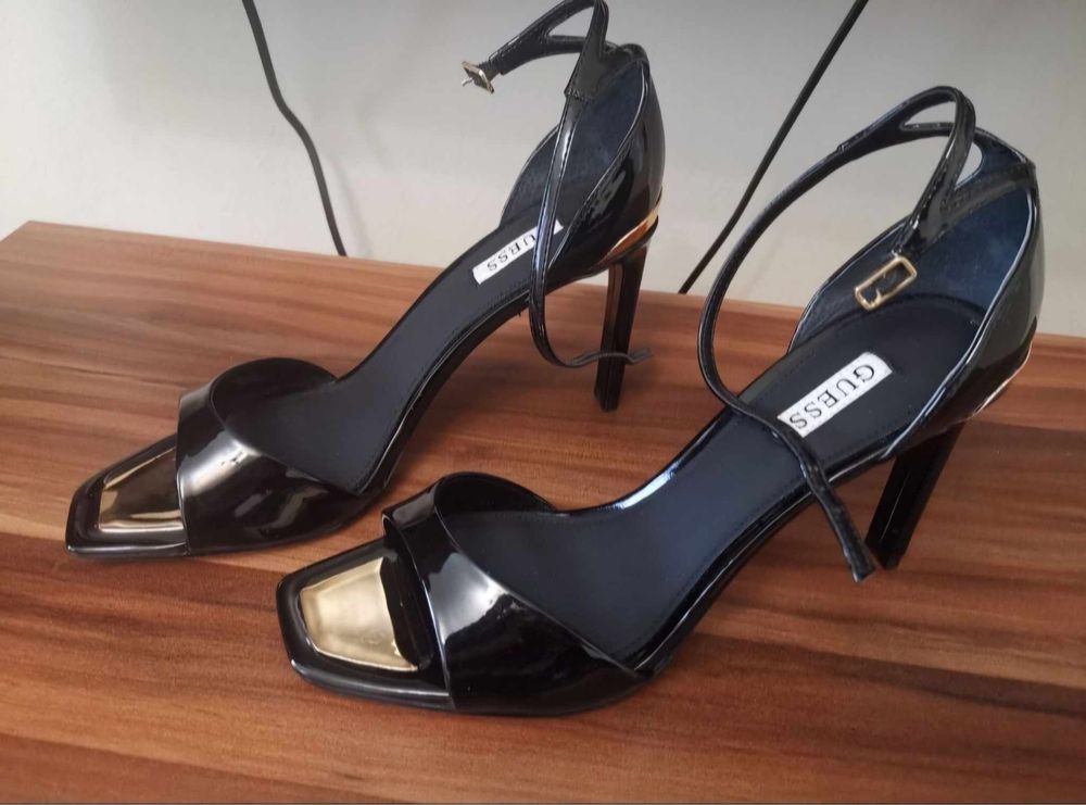 Токчета Guess