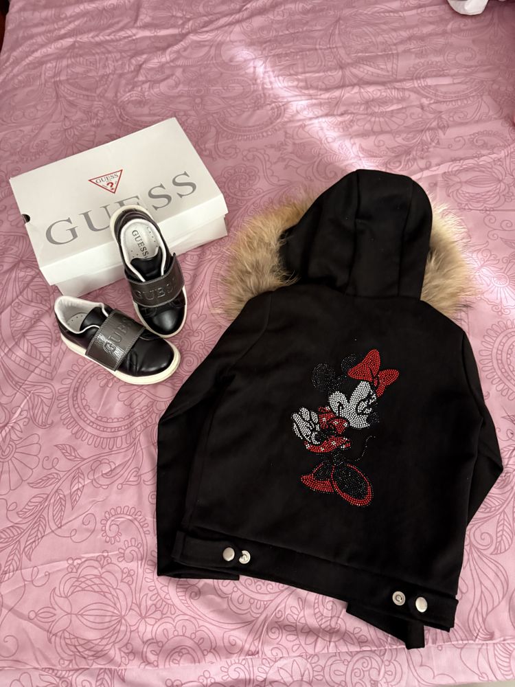 Сет сникърси Guess и якенце с естествен пух 6-7г.