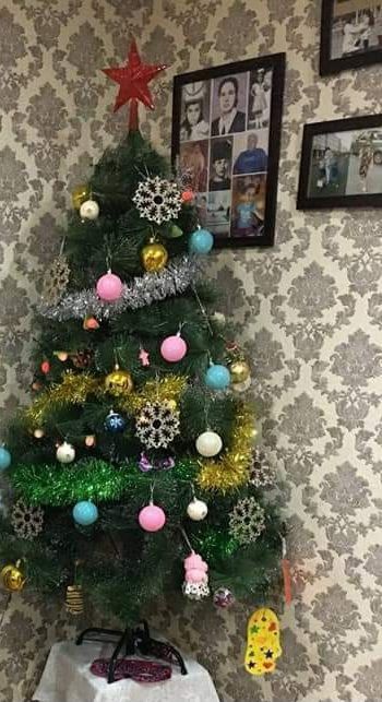 Ёлка новогодняя с игрушками