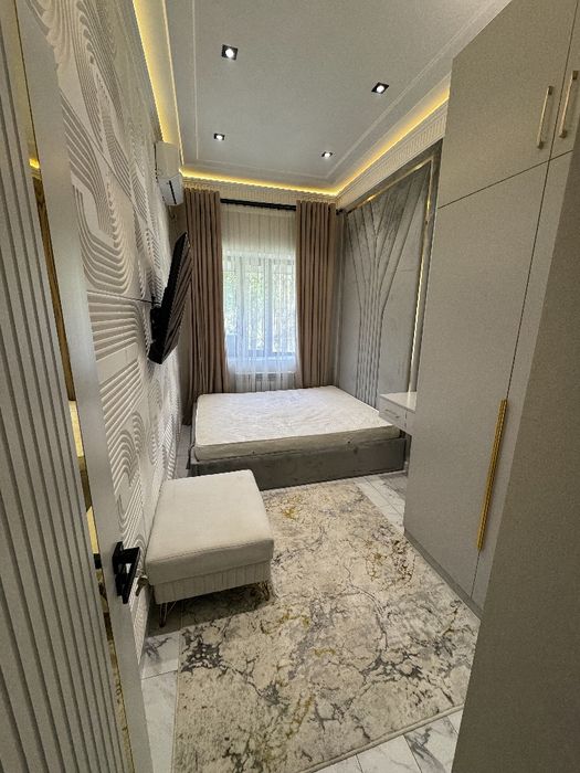 Своя 2в4/3/3 Ойбек метро с арендатором Срочно