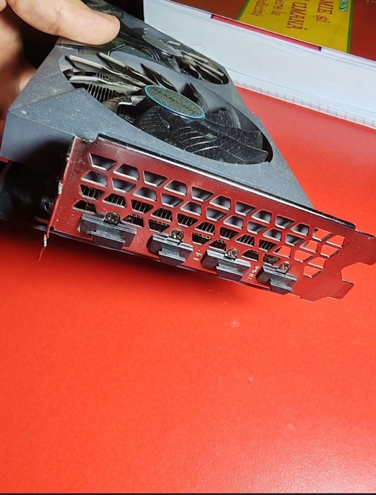 Vând placă video gaming Nvidia GeForce 3060ti 8GB