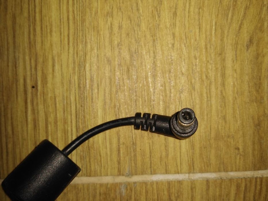 Vând încărcător laptop