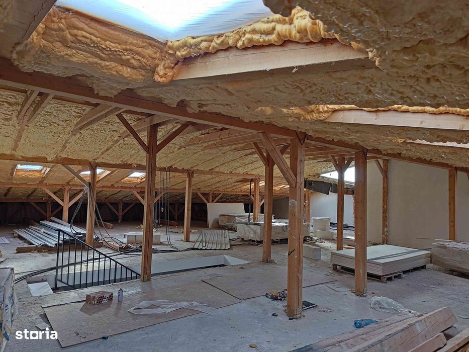 Vând pod mansardabil zona Nufarul-Lotus