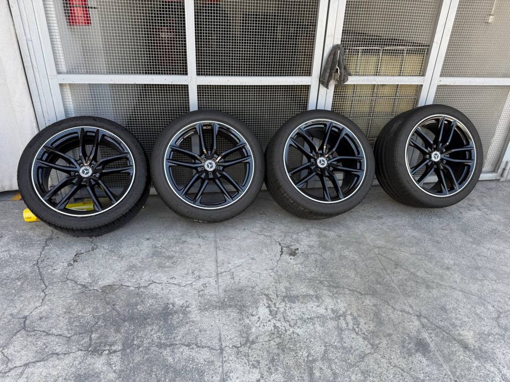 Продаестя комплект дисков Mercedes AMG R23 последний рейстайлинг 2025