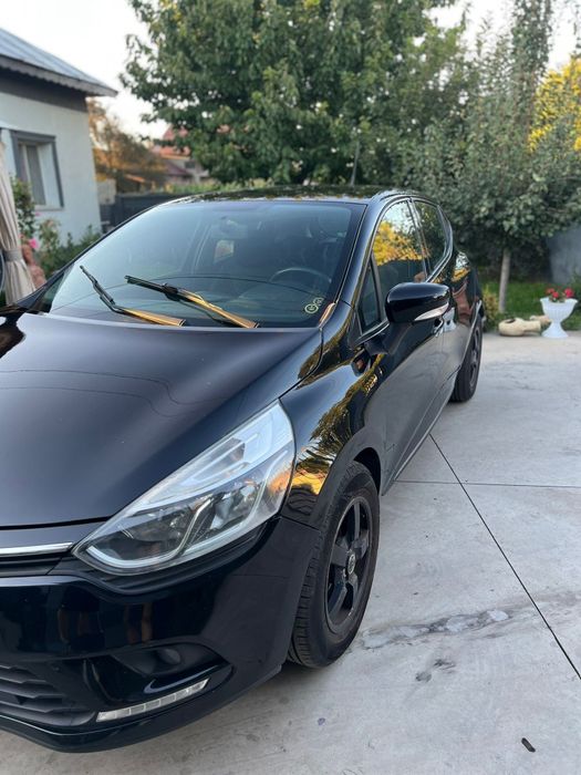 Vând Renault clio