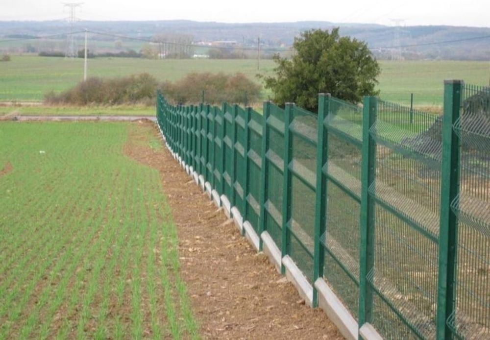 Vând garduri din tablă sau plasa bordurată