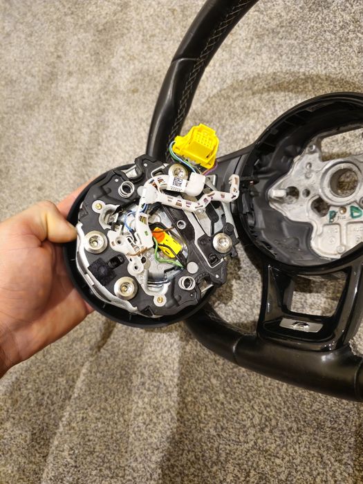 Vand volan r line care se potrivește pe toată gama vag..citiți anuntul