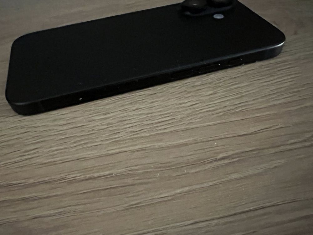 iphone 16 Black 128GB-Отличен 100% батерия гаранция