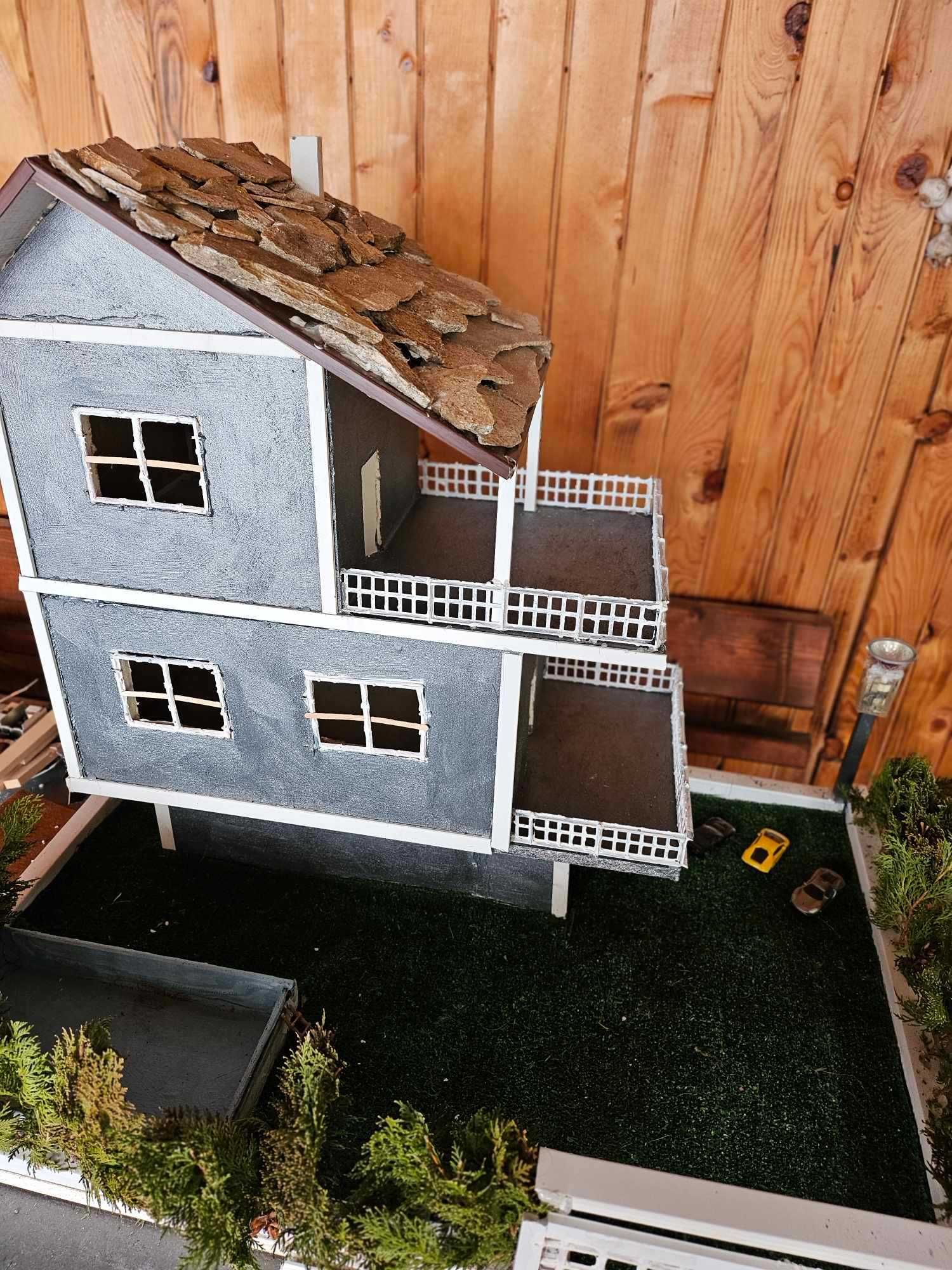 макет на къща с двор