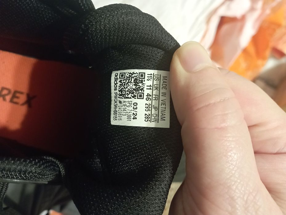 Adidasi Nr 45.      .