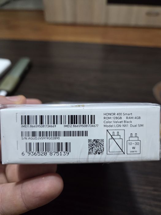 Vând Honor 400 Smart 5G