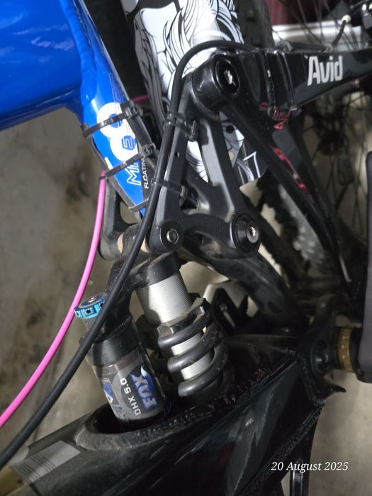 "Bicicletă Giant Glory DH, mărime adult, foarte bine întreținută