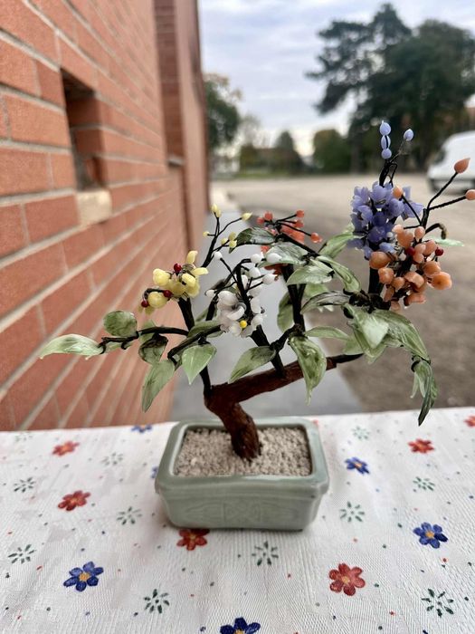 Copac- bonsai, din piatra naturala de jad