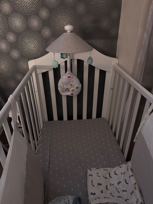 Patut bebe Anne Bebe cu roti și sertar