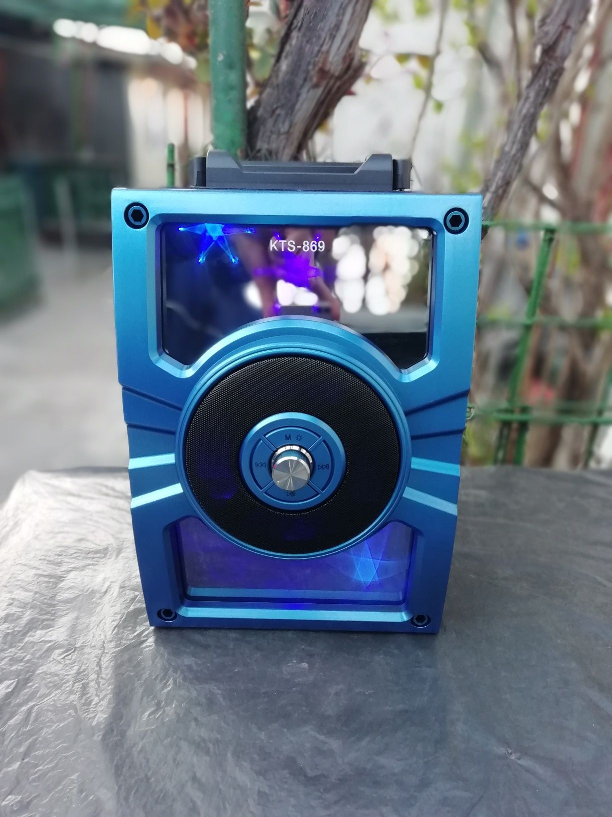 Speaker Bluetooth cu telecomandă