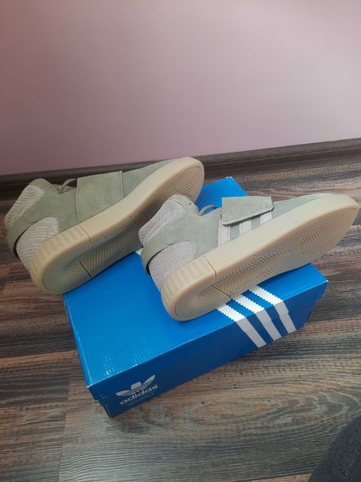 НОВИ кецове Adidas Originals