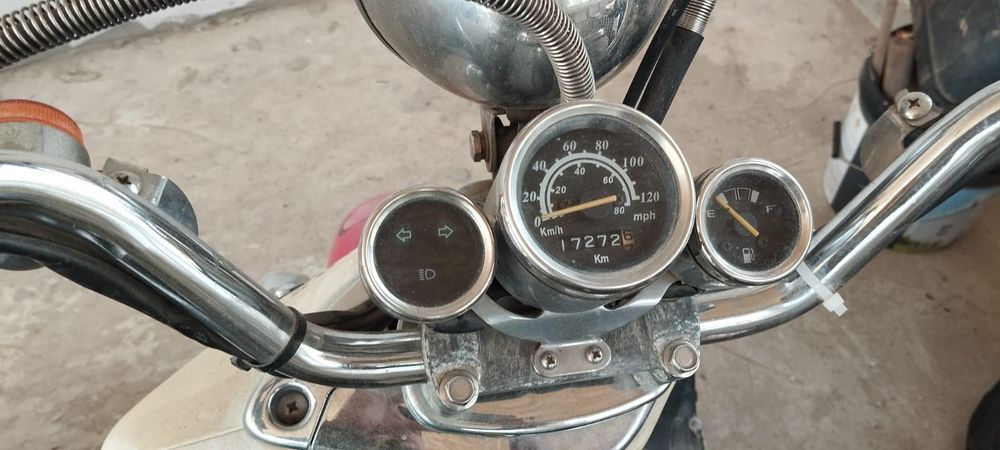 Vând scuter piaggio vespa