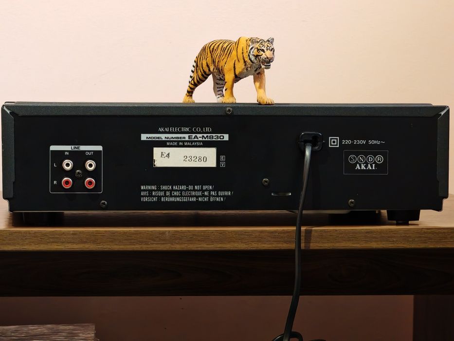 Akai EA-M830. Egalizator superb. O bijuterie Hi-Fi. Ca nou. Preț fix !