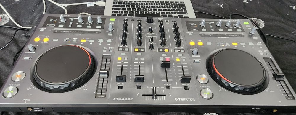 Pioneer ddj t1 consola dj schimb cu shure glxd