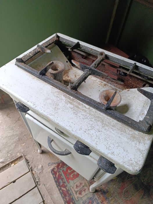 Прадаетса газплита