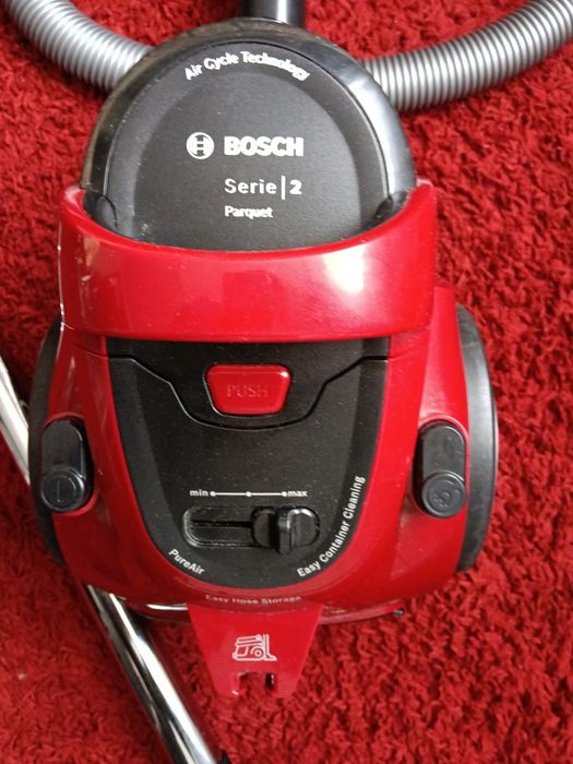 Aspirator Bosch,seria 2, folosit foarte puțin.