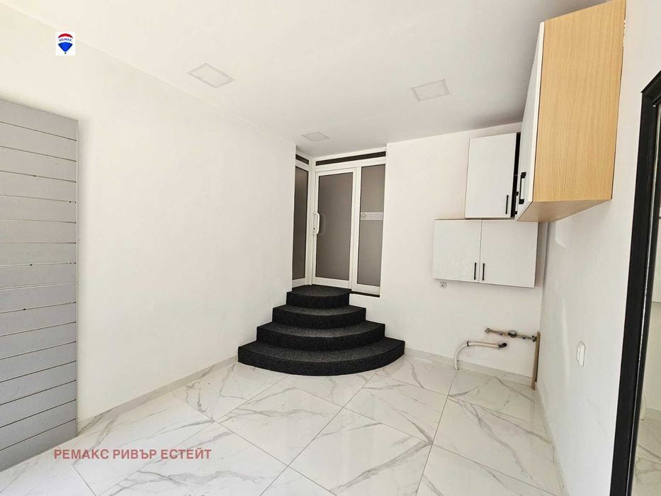 Продава се Магазин в Русе, Център - 120 кв.м за 1542 €/кв.м - Снимка #8