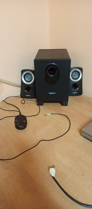 Продавам буфер на марката Logitech