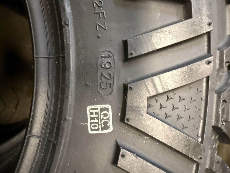 Гуми за УТВ В3036 29/9/14 и 29/11/14